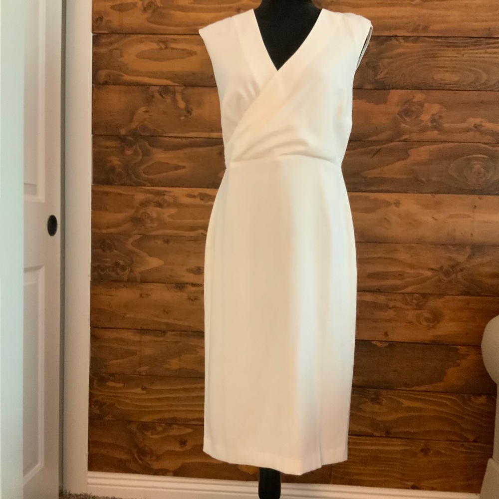 Ann Taylor white sheath dress in size 6.